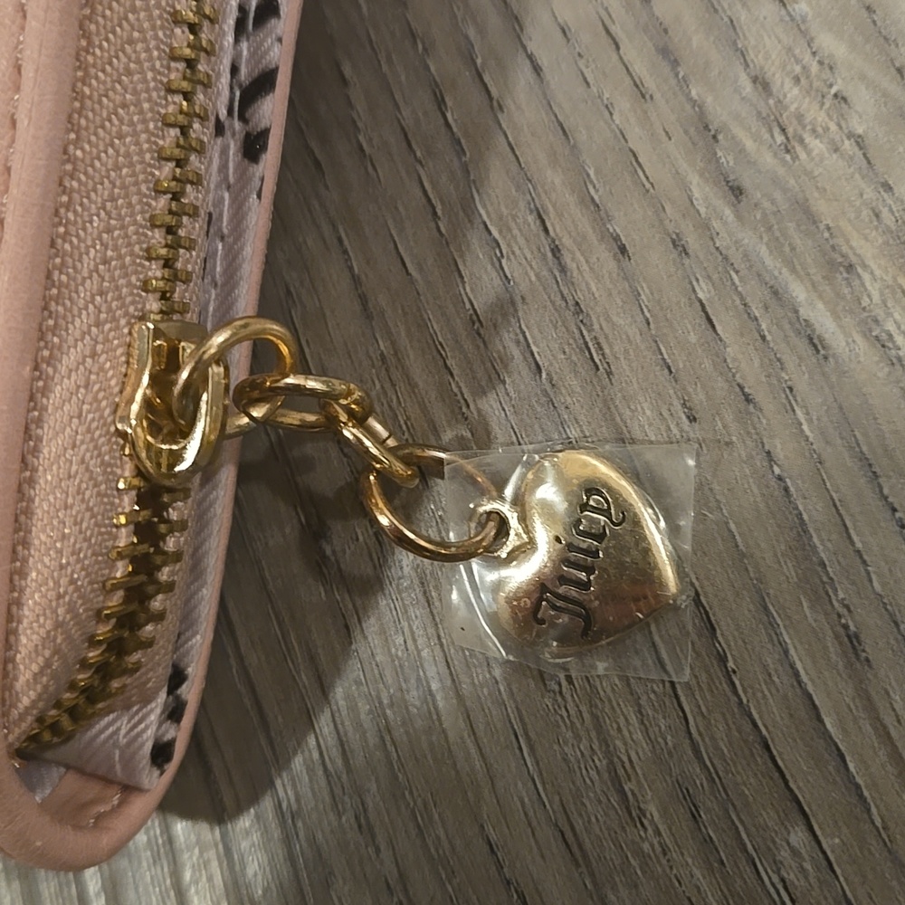 Juicy Coutour Women’s Pink Zip Wallet - Gold Hardware- New - Picture 4 of 7